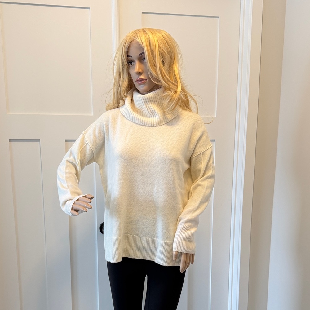 Banana Republic Cozy Cream Turtleneck Sweater